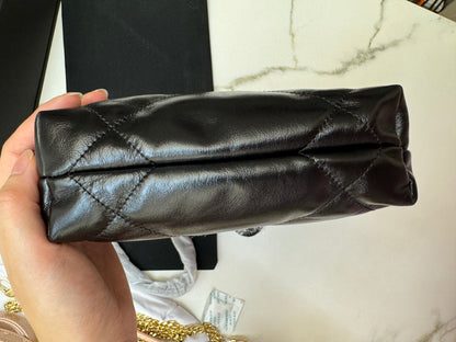 CHANEL mini 22 so black