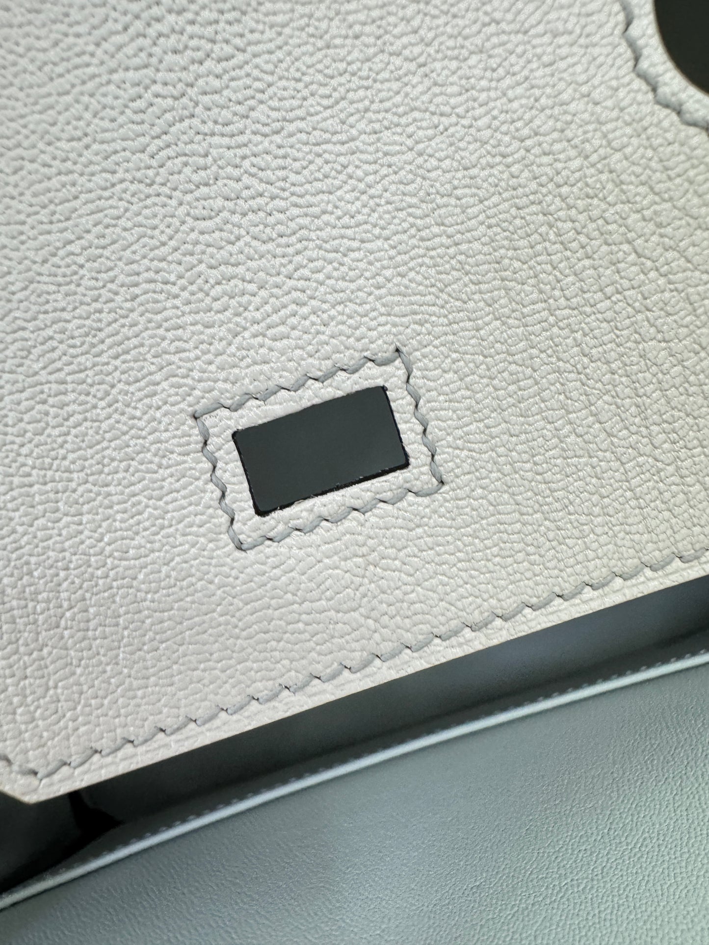 HERMES Birkin 30 SO 珍珠灰拼奶昔白山羊皮 拉絲銀扣 Chevre Mysore Gris Pearl x Craie