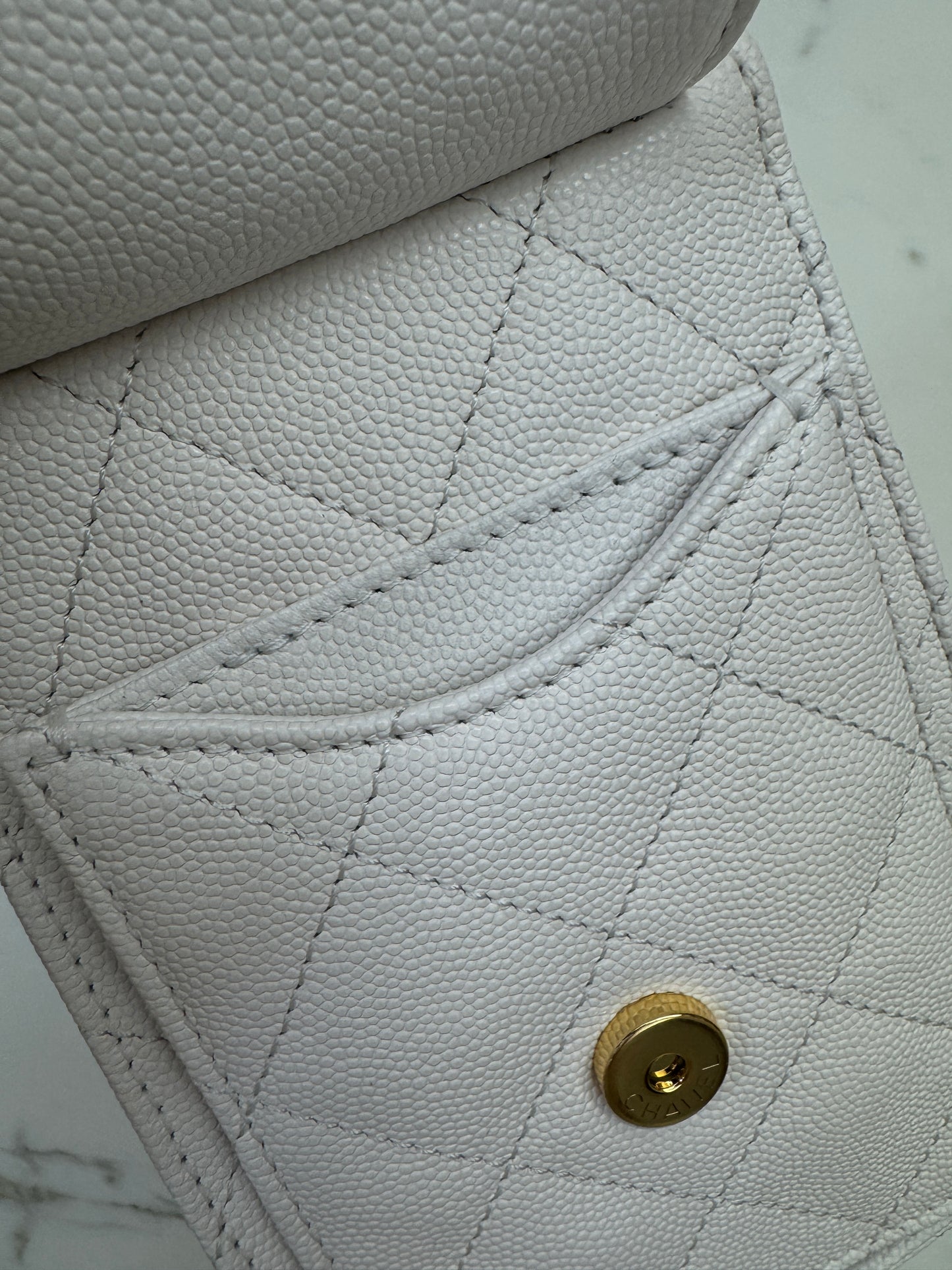 CHANEL Mini 25Bag 白色亮金扣
