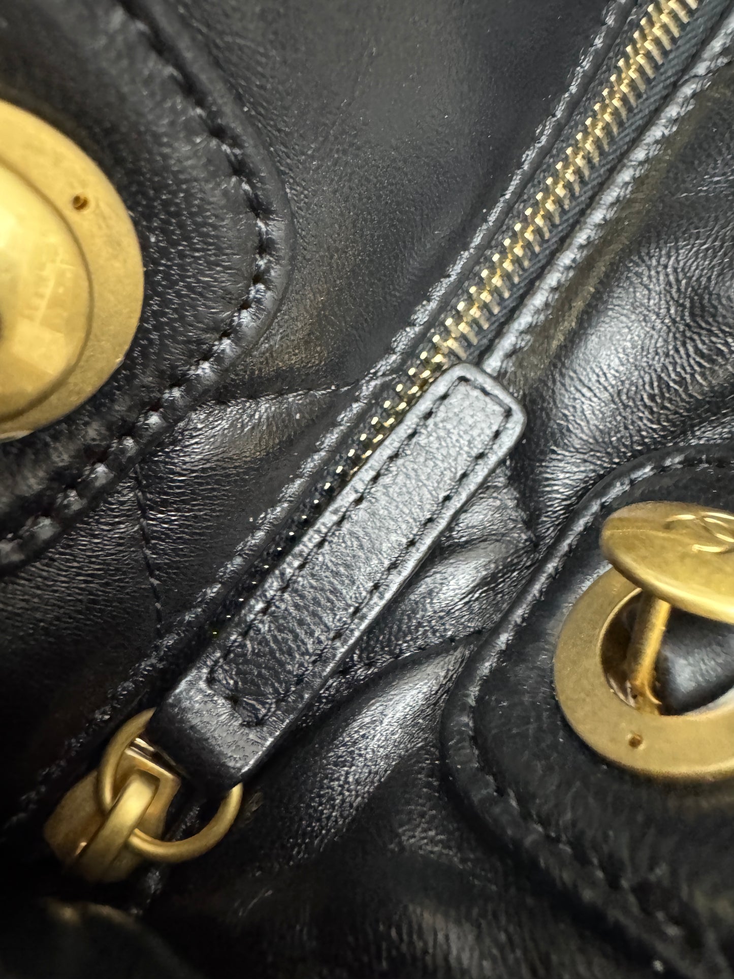 CHANEL 25K 蝴蝶包 綿羊皮 Medium