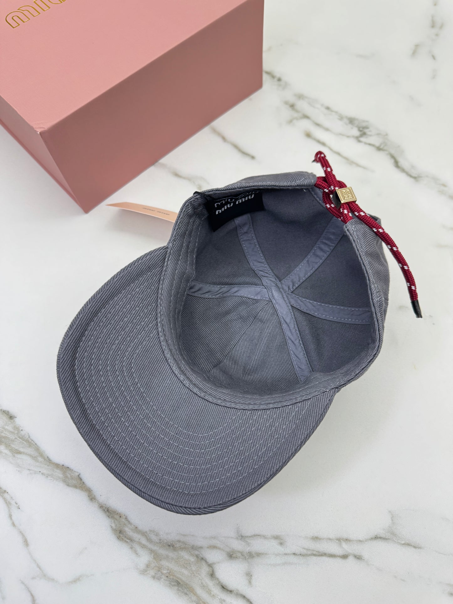 MIU MIU 深灰色 索繩鴨舌帽