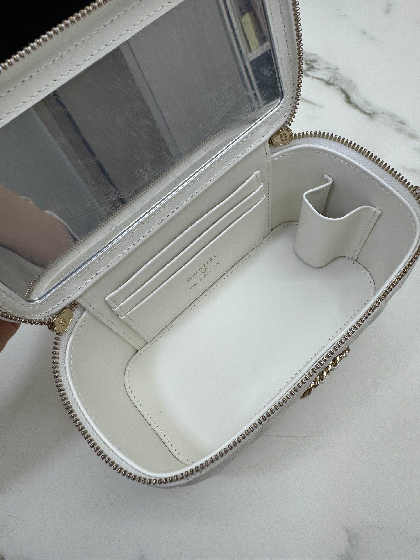 CHANEL 26S 交叉手柄長盒子 白色
