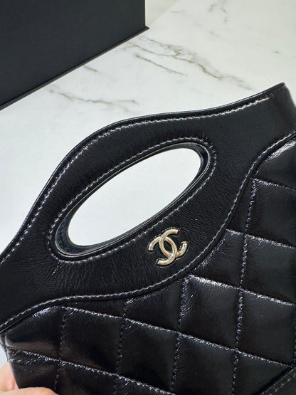 CHANEL 31Bag Nano 黑色油臘羊皮