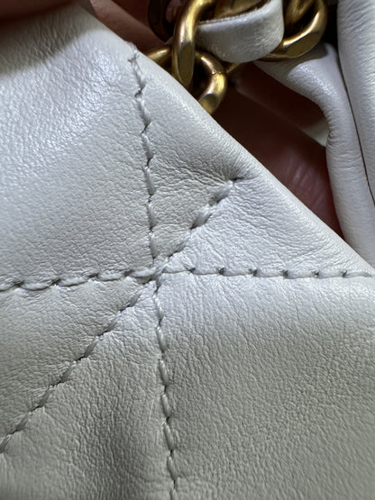 CHANEL Mini 22 Bag 白金