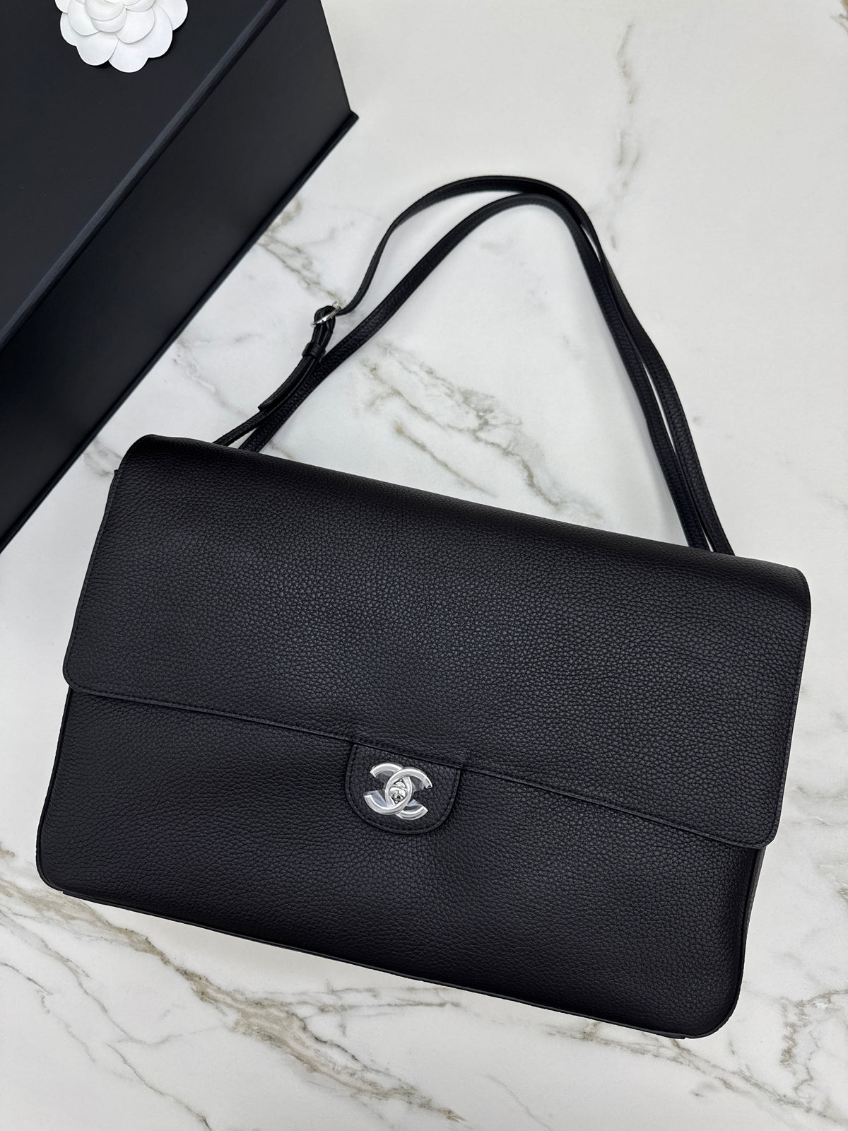 CHANEL Maxi Flap 大號38cm 黑銀