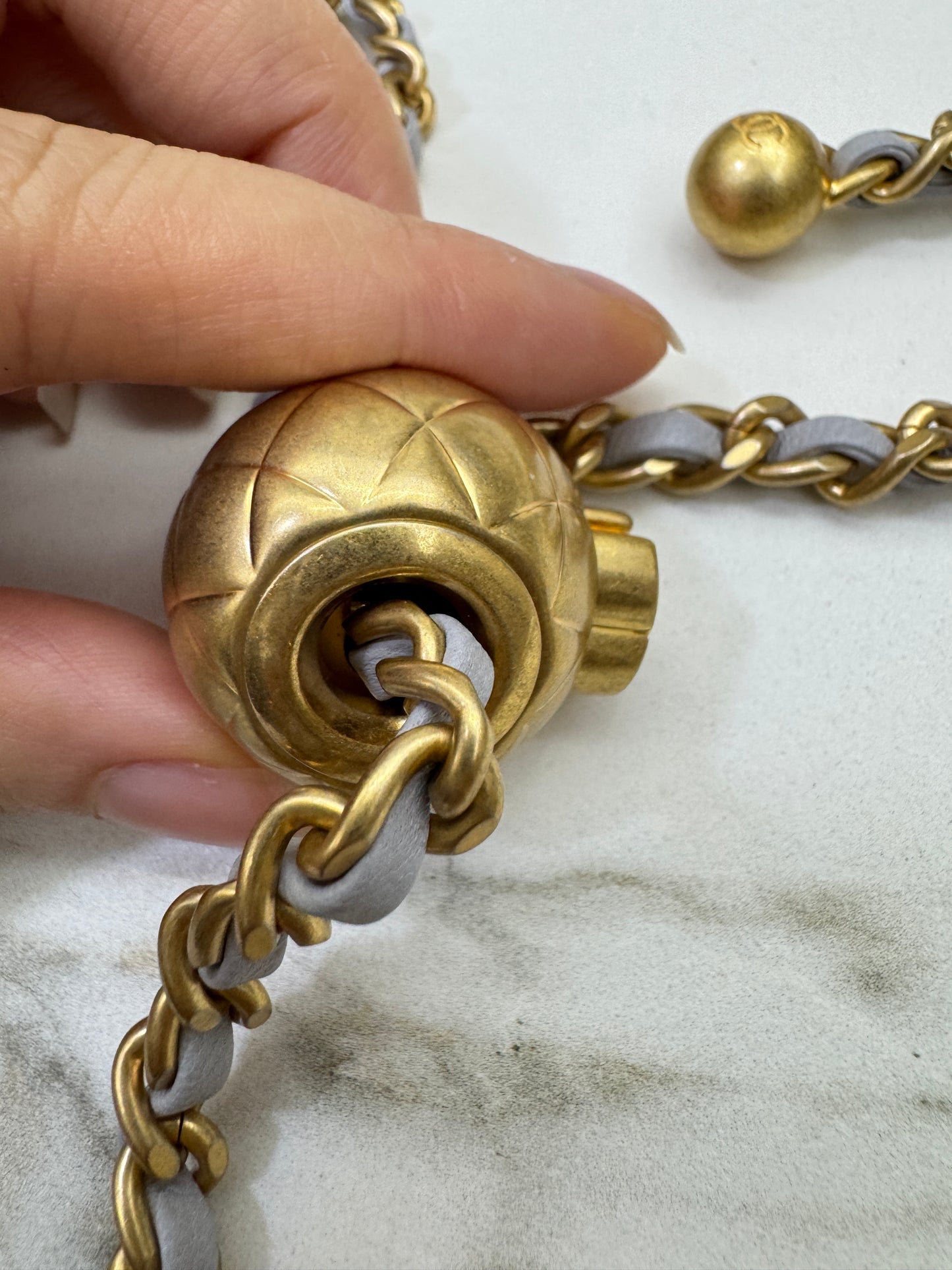 CHANEL Mini CF20 金球 淺灰色