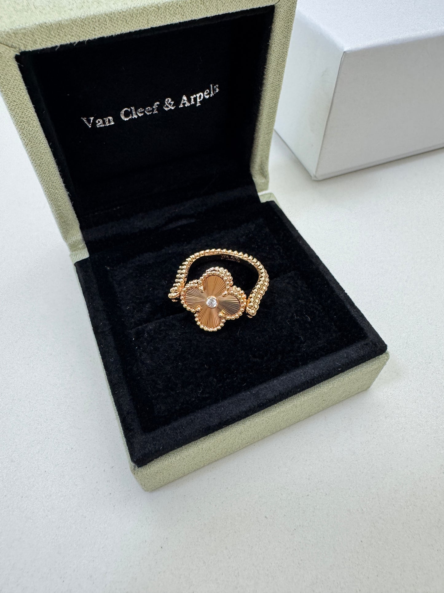 VCA Vintage Alhambra Ring 翻轉雙面戒指 灰貝母/ 鐳射 玫瑰金