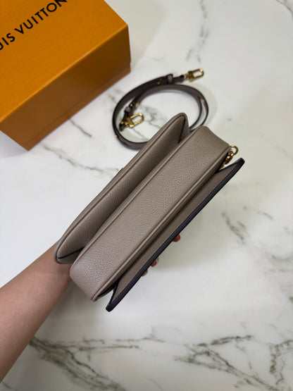 LV Pochette Metis 大象灰