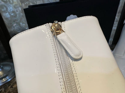 CHANEL 尖頭粗跟短靴 黑白 23B