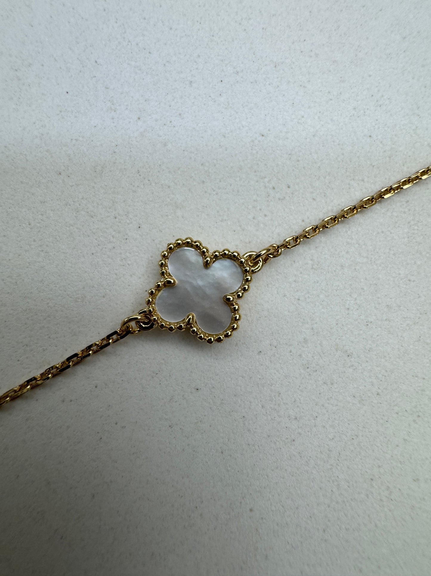 VCA Sweet Alhambra 白貝母金色手鏈 Mini Bracelets