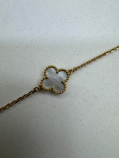 VCA Sweet Alhambra 白貝母金色手鏈 Mini Bracelets