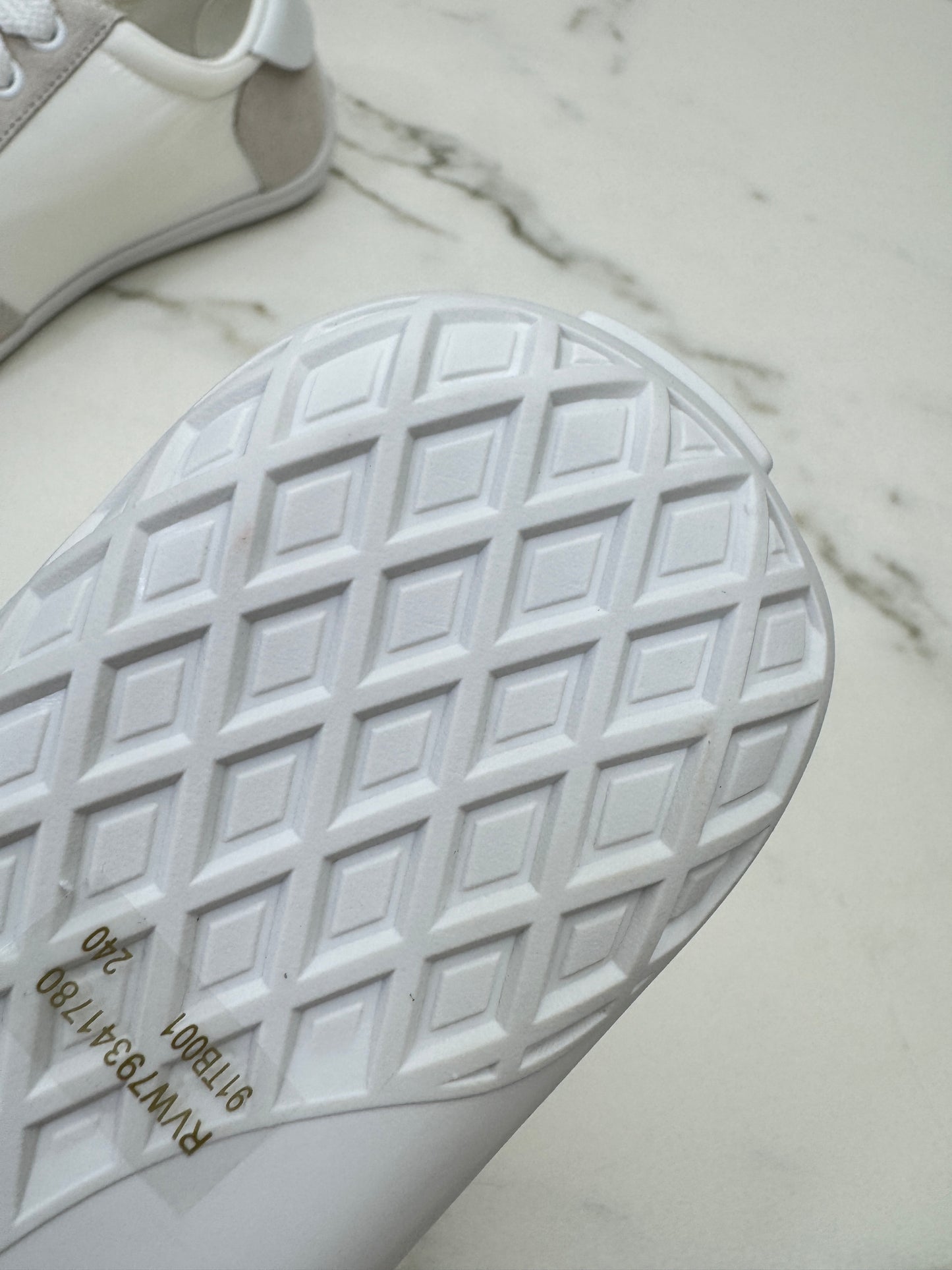 RV Vic Low Sneakers White