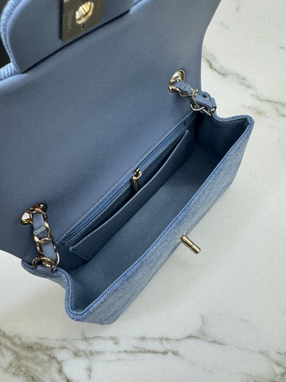 CHANEL 22B 淺藍牛仔 Mini CF20