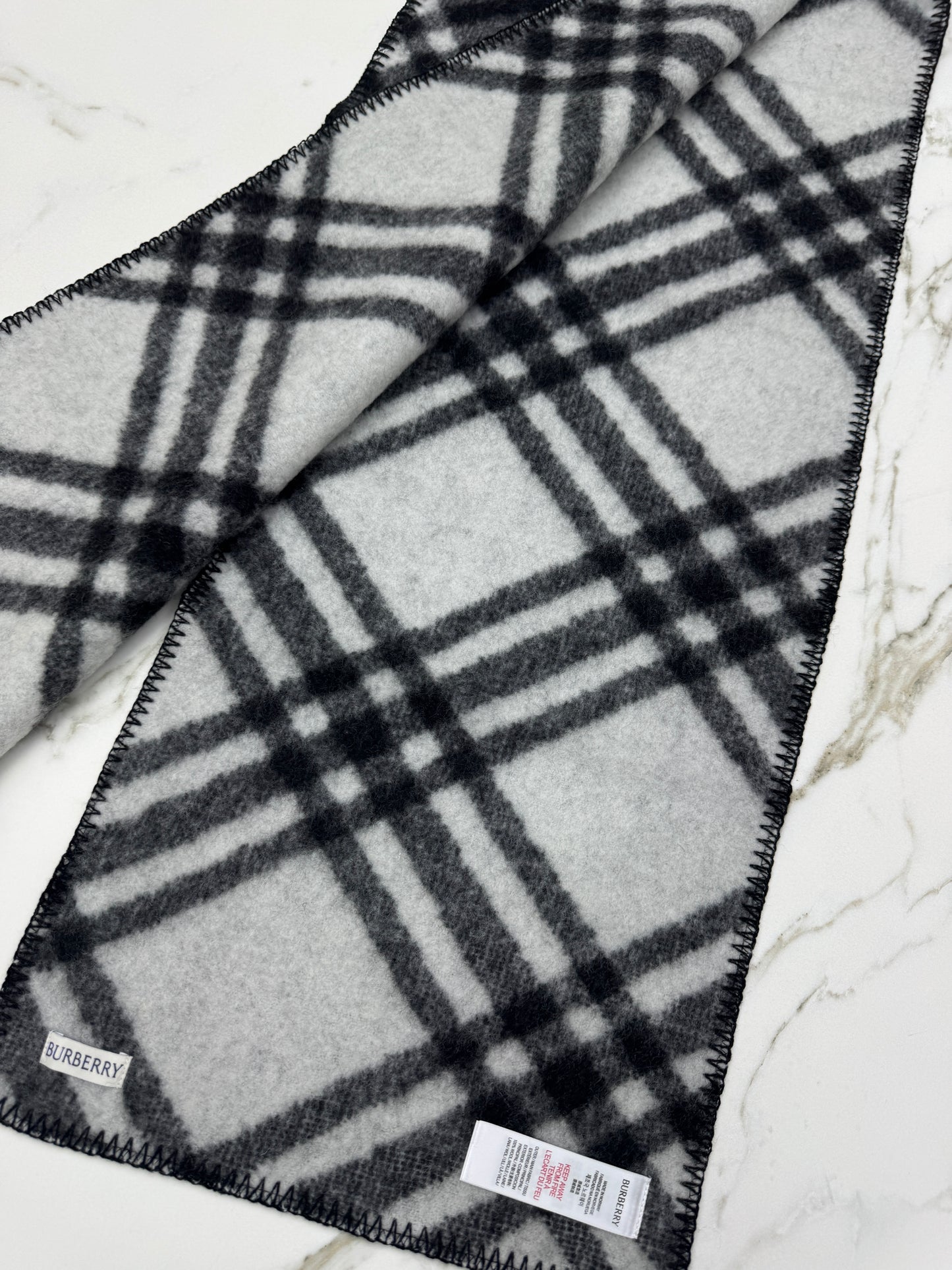 BURBERRY Check Wool Scarf 黑白色