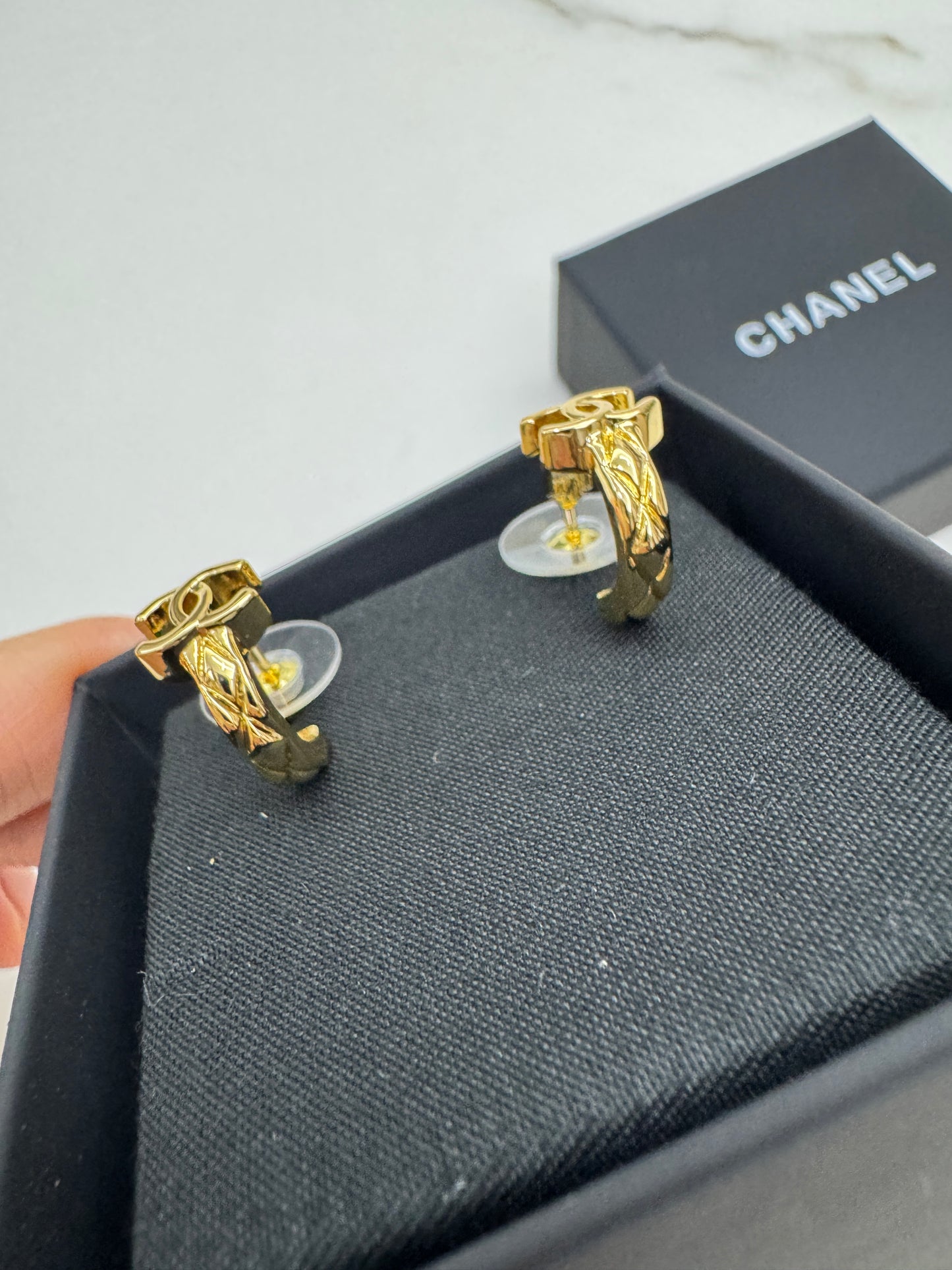CHANEL 26P 菱格紋圈型耳環