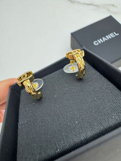 CHANEL 26P 菱格紋圈型耳環