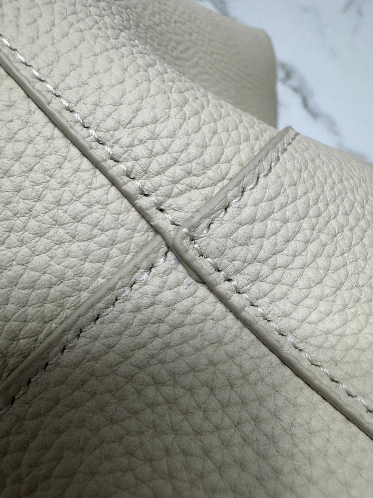 THE ROW N/S Park 奶白色 Medium