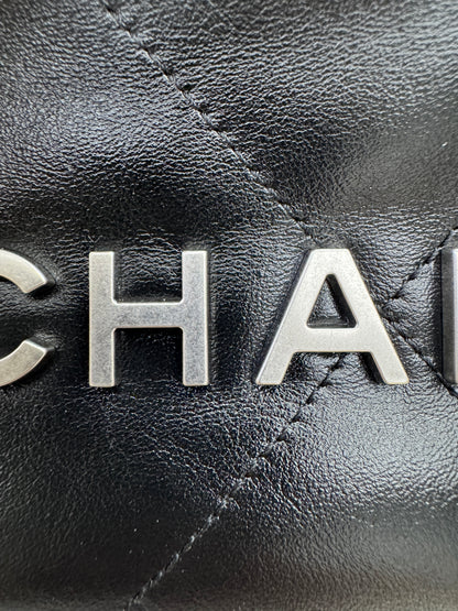 CHANEL Mini 22 Bag 黑銀 【同步最新磁吸扣版】