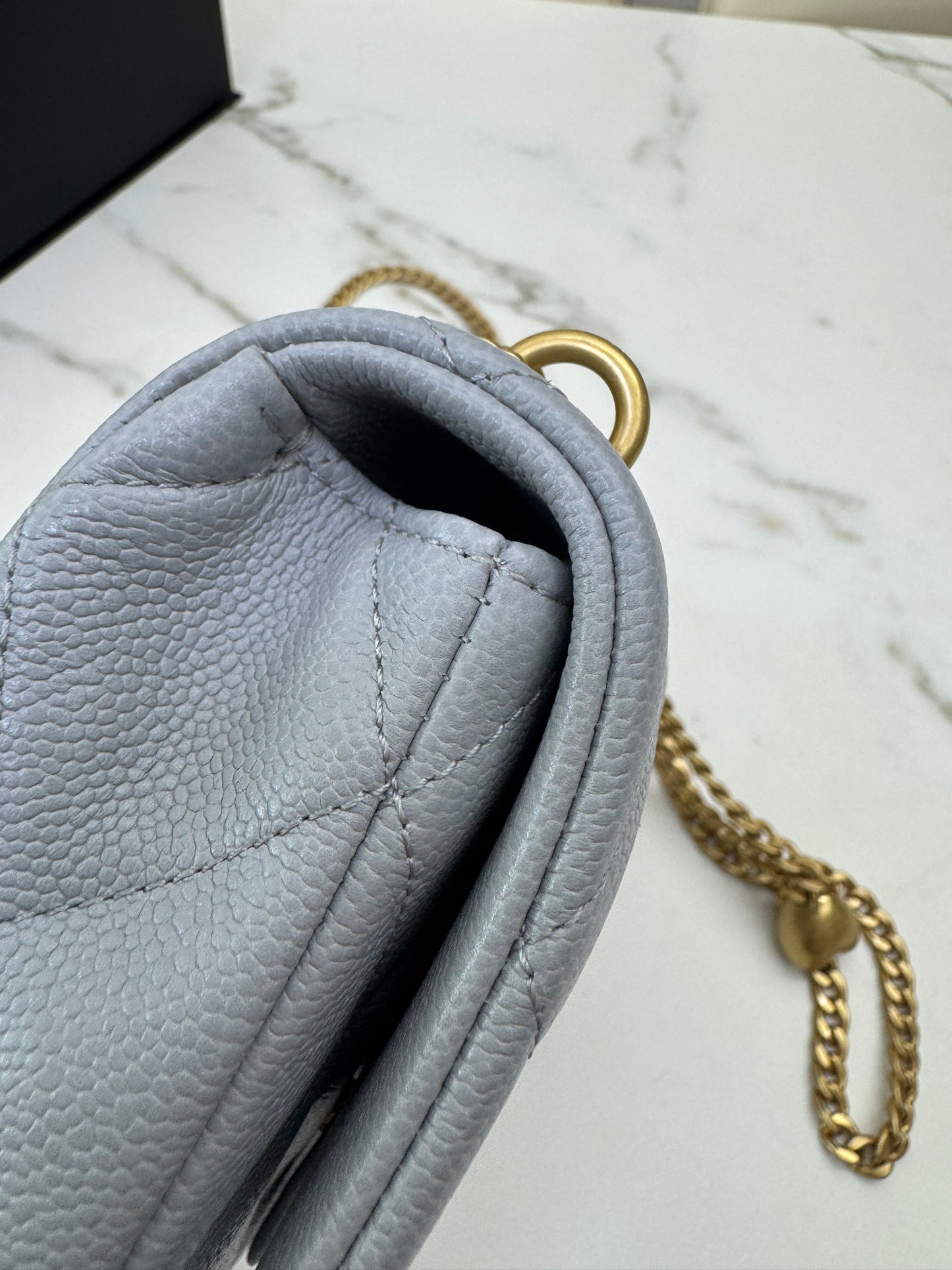 CHANEL 愛心金球 灰色 Mini Flap Bag 20cm