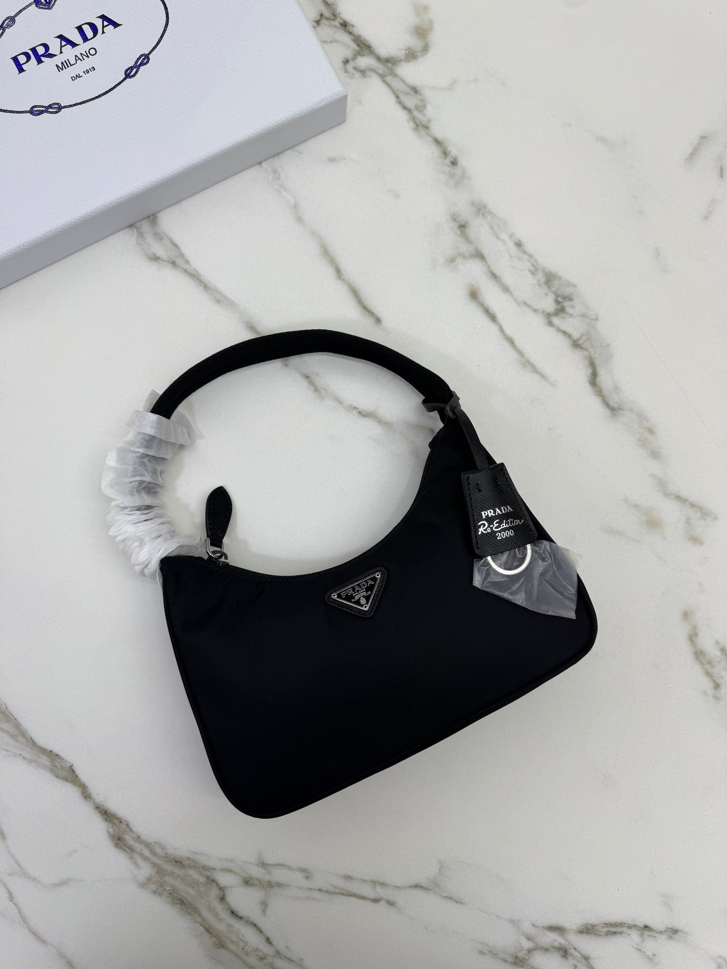PRADA Re-nylon Hobo 舊版