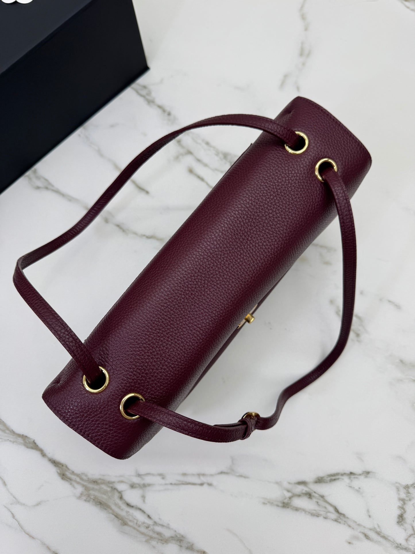 CHANEL 26S Maxi Flap Bag Small 酒紅色金扣 Burgundy GHW
