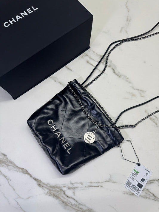 CHANEL 22 Bag Mini 黑銀