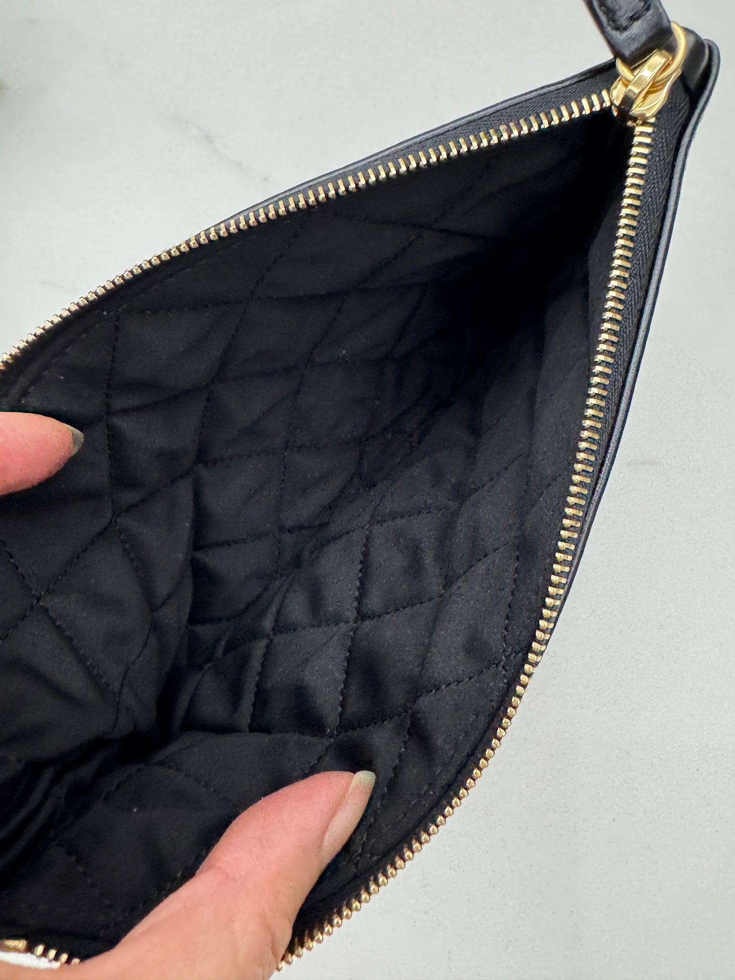 CHANEL 22Bag Medium 黑金