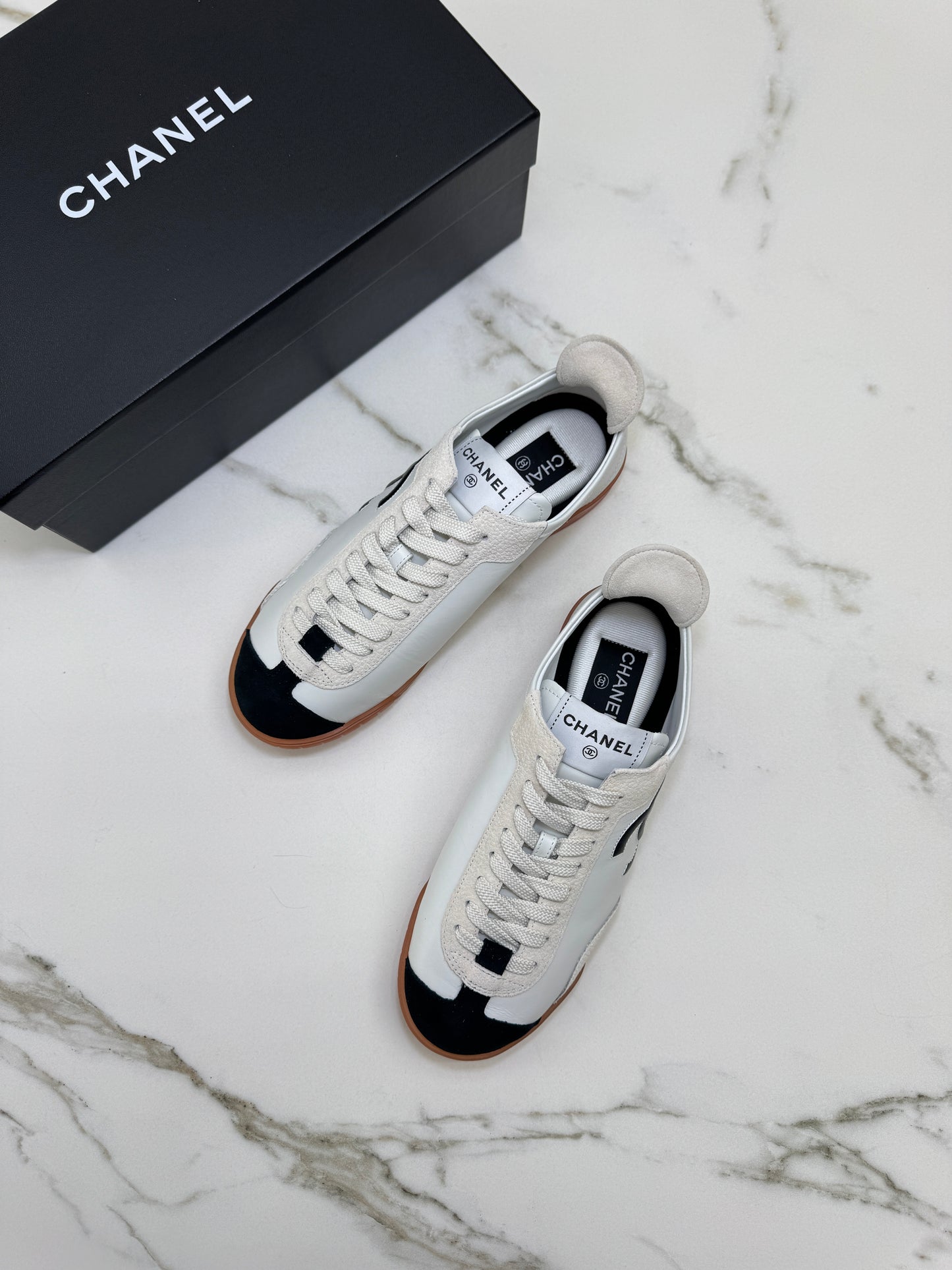 CHANEL 26P 熊貓德訓鞋