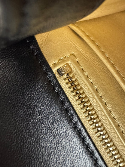 CHANEL 25K 亮面淺金球 Mini CF17 方胖子