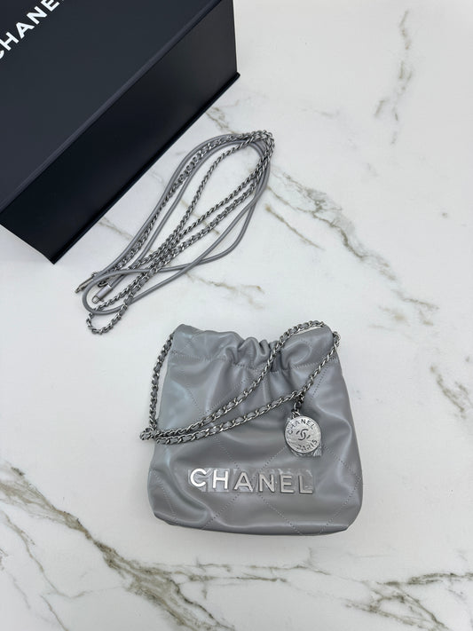 CHANEL Mini 22 Bag 23C淺灰色
