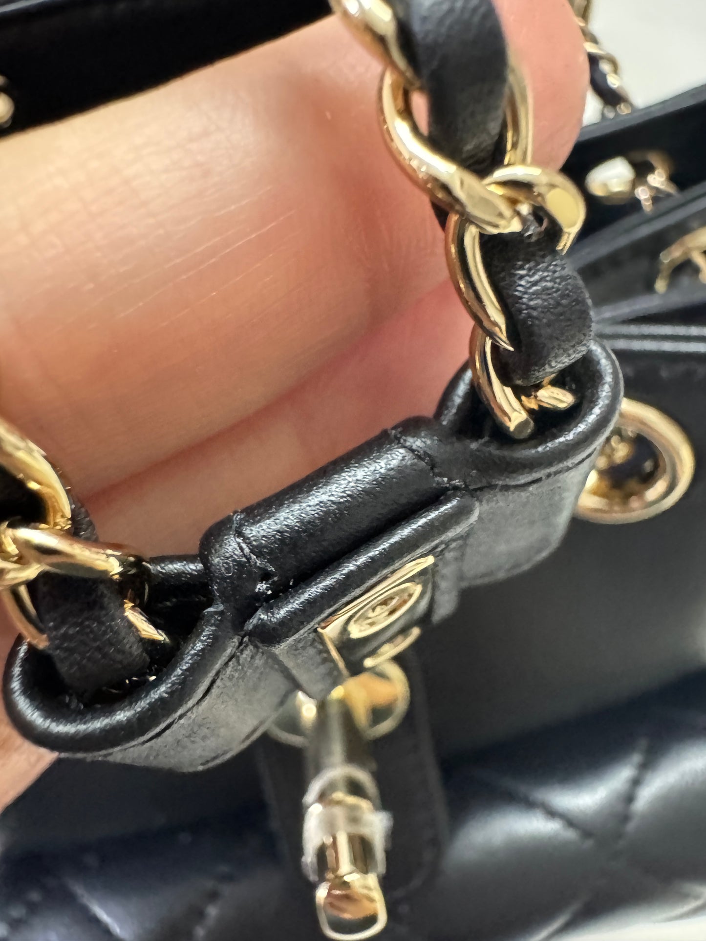 CHANEL Duma 胎牛皮 黑色 Small