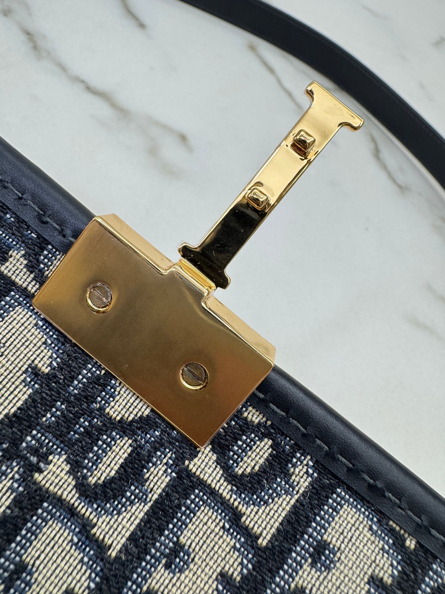 DIOR 30 Montaigne Small Blue Oblique