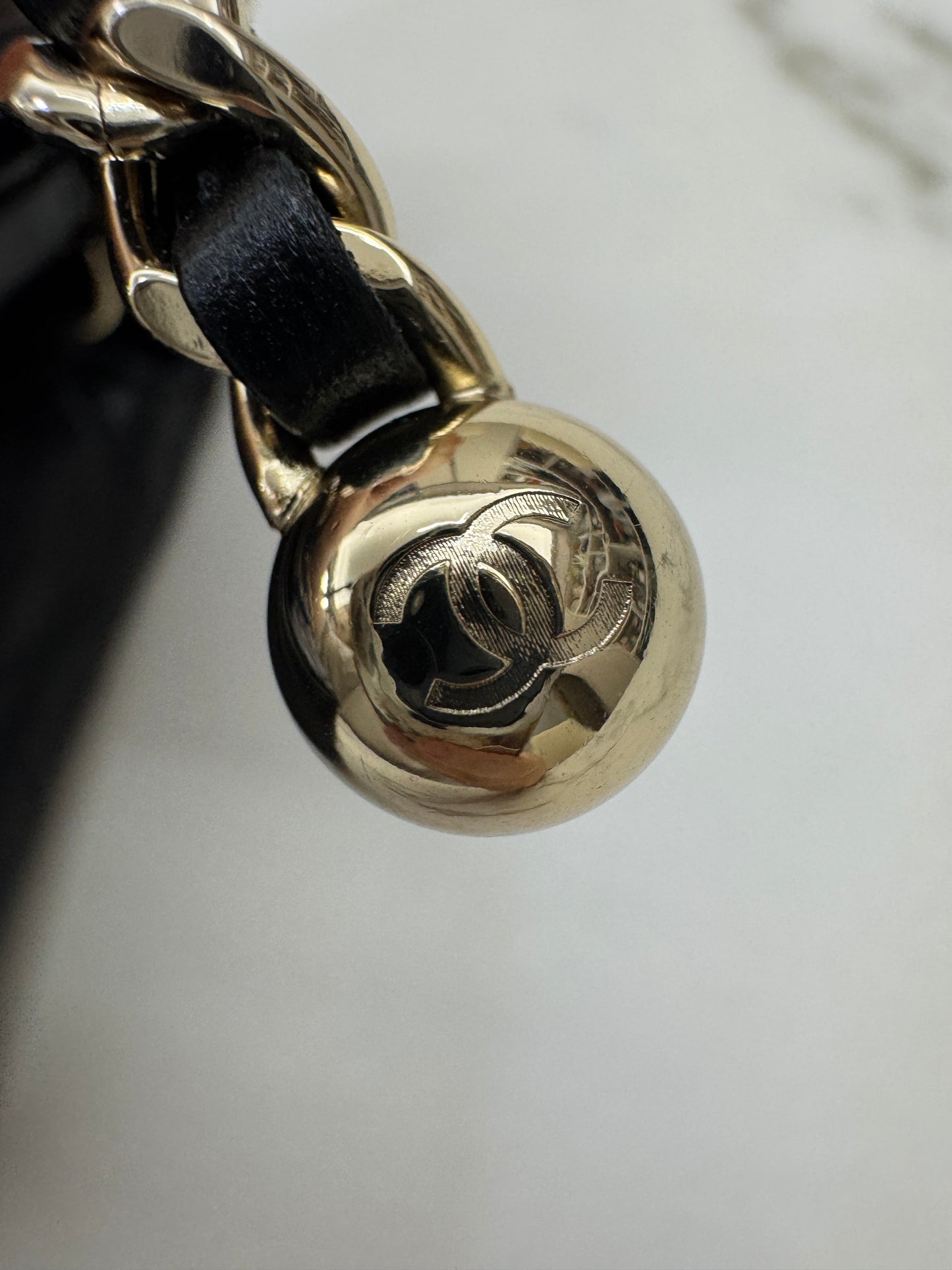 CHANEL 25K亮面淺金球 Mini CF20 Pearl Crush