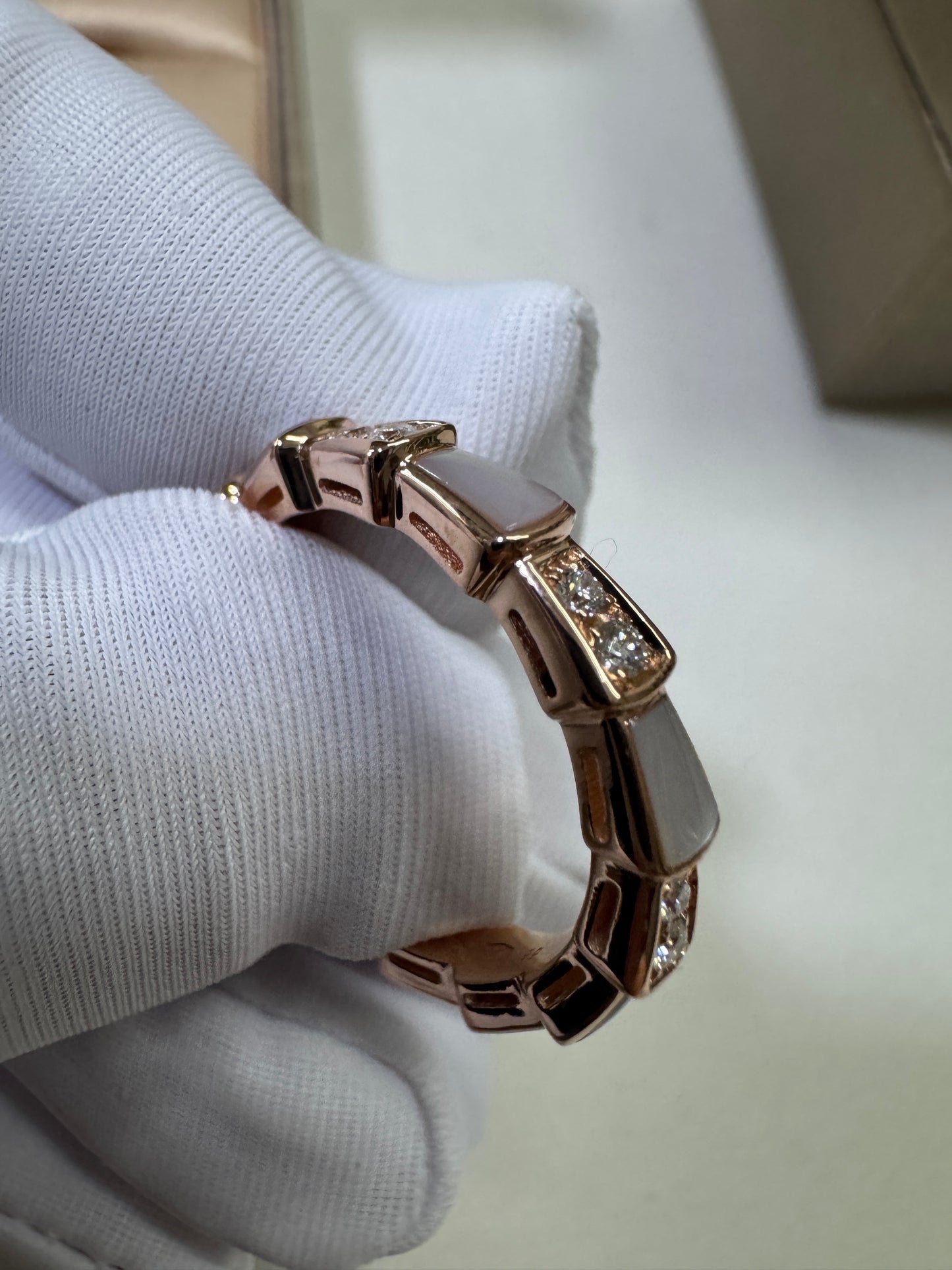 BVLGARI Serpenti 18K玫瑰金 貝母 鑽石戒指【真金真鑽】