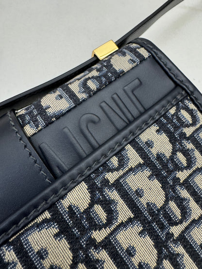 DIOR 30 Montaigne Small Blue Oblique