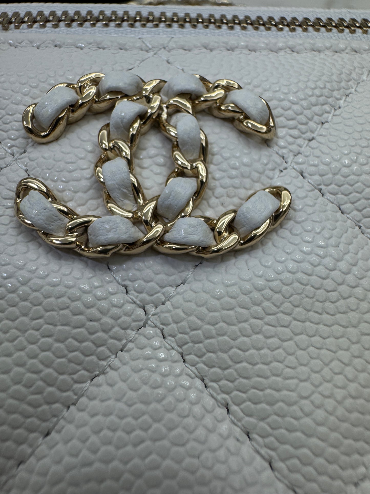 CHANEL 26S 交叉手柄長盒子 白色