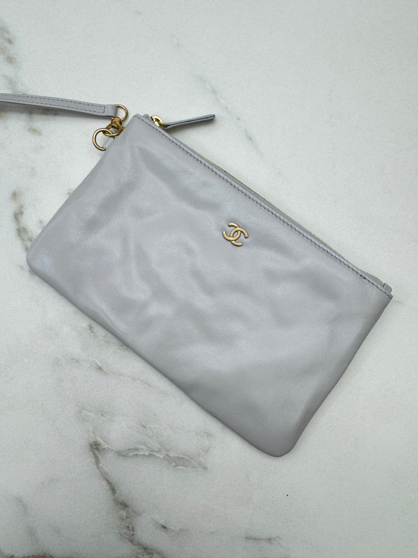 CHANEL 22Bag Small 25S淺灰色