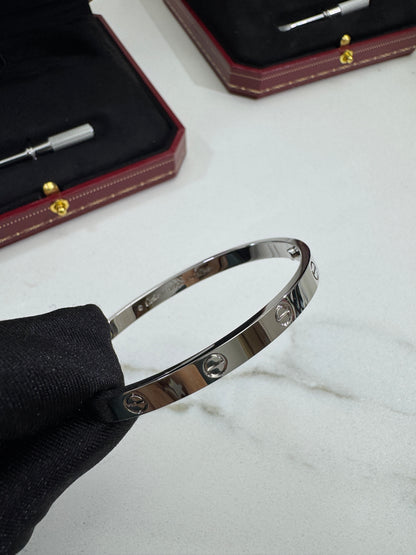 CARTIER Love Bracelet Medium