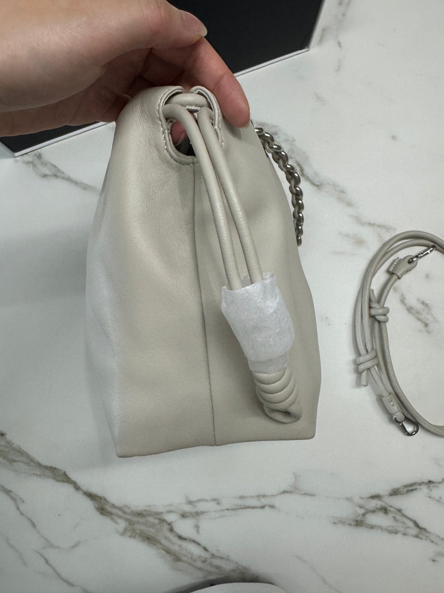 LOEWE Flamenco Purse 海鹽白 Medium Sea Salt