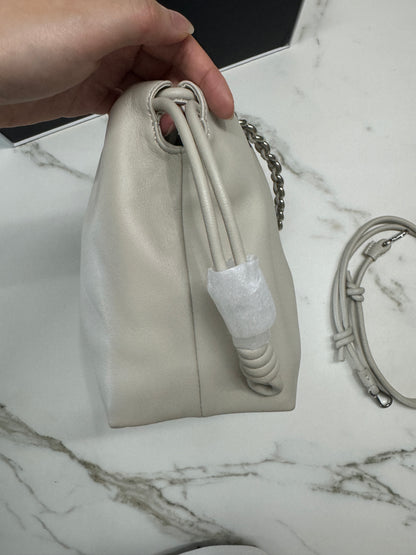 LOEWE Flamenco Purse 海鹽白 Medium Sea Salt