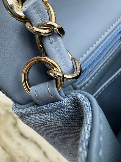 CHANEL 22B 淺藍牛仔 Mini CF20