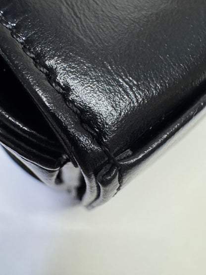 BV 8格油臘皮腰包