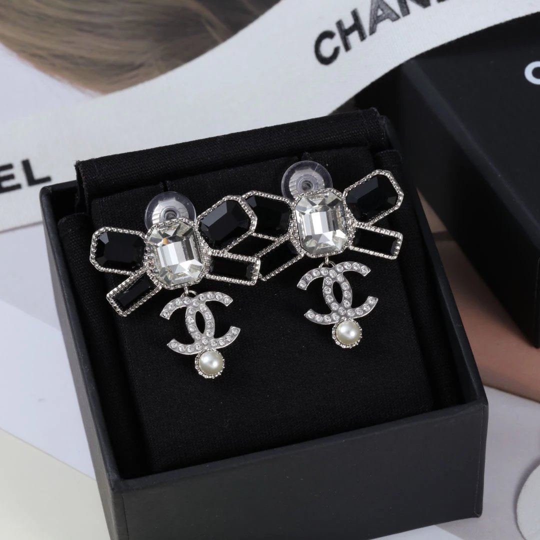 CHANEL 耳夾款