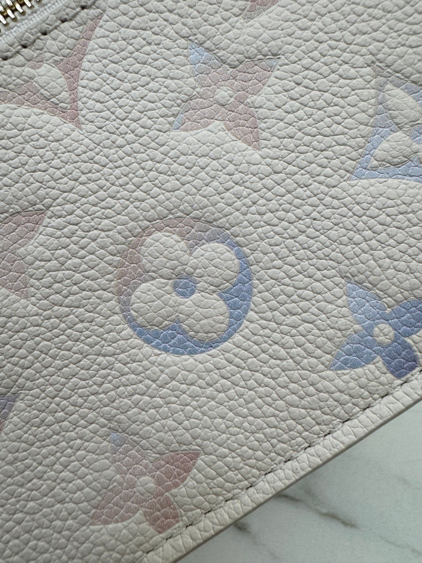 LV Pochette Metis East-West 漸變紫