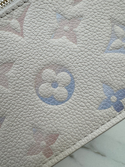 LV Pochette Metis East-West 漸變紫