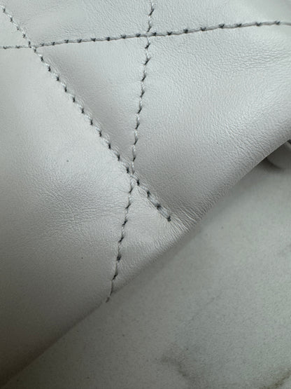 CHANEL 22Bag Small 白銀