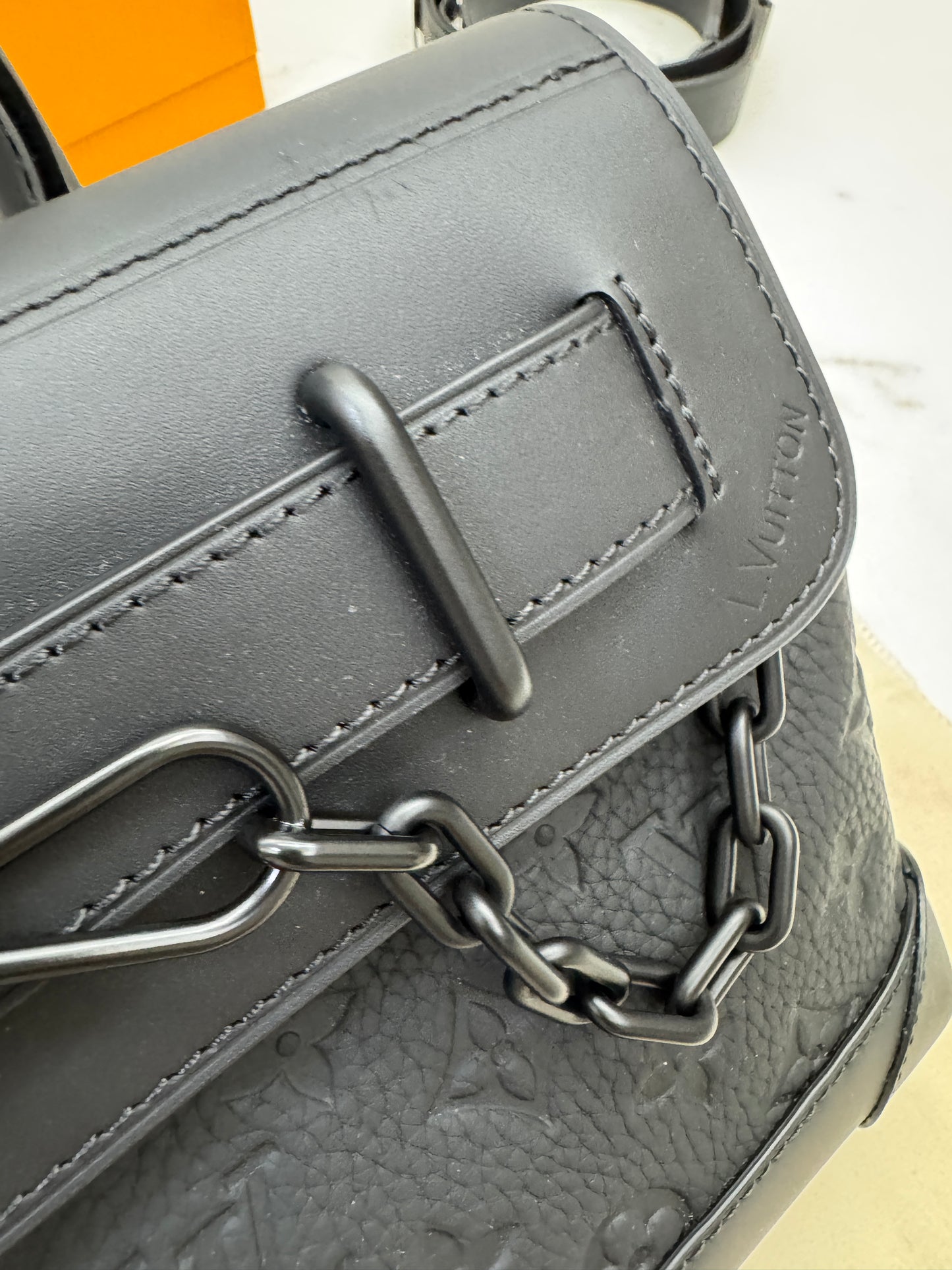 LV Steamer PM Ultra Black