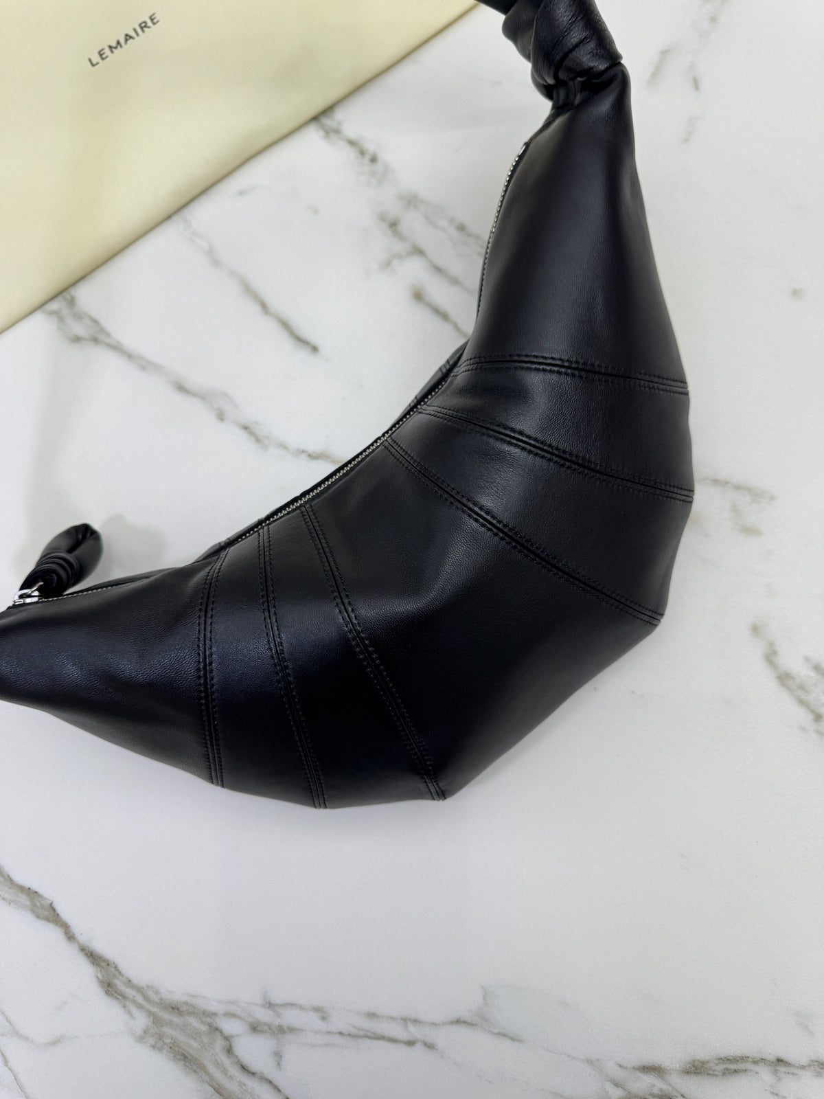 LEMAIRE Croissant Medium 牛角包羊皮 Lambskin