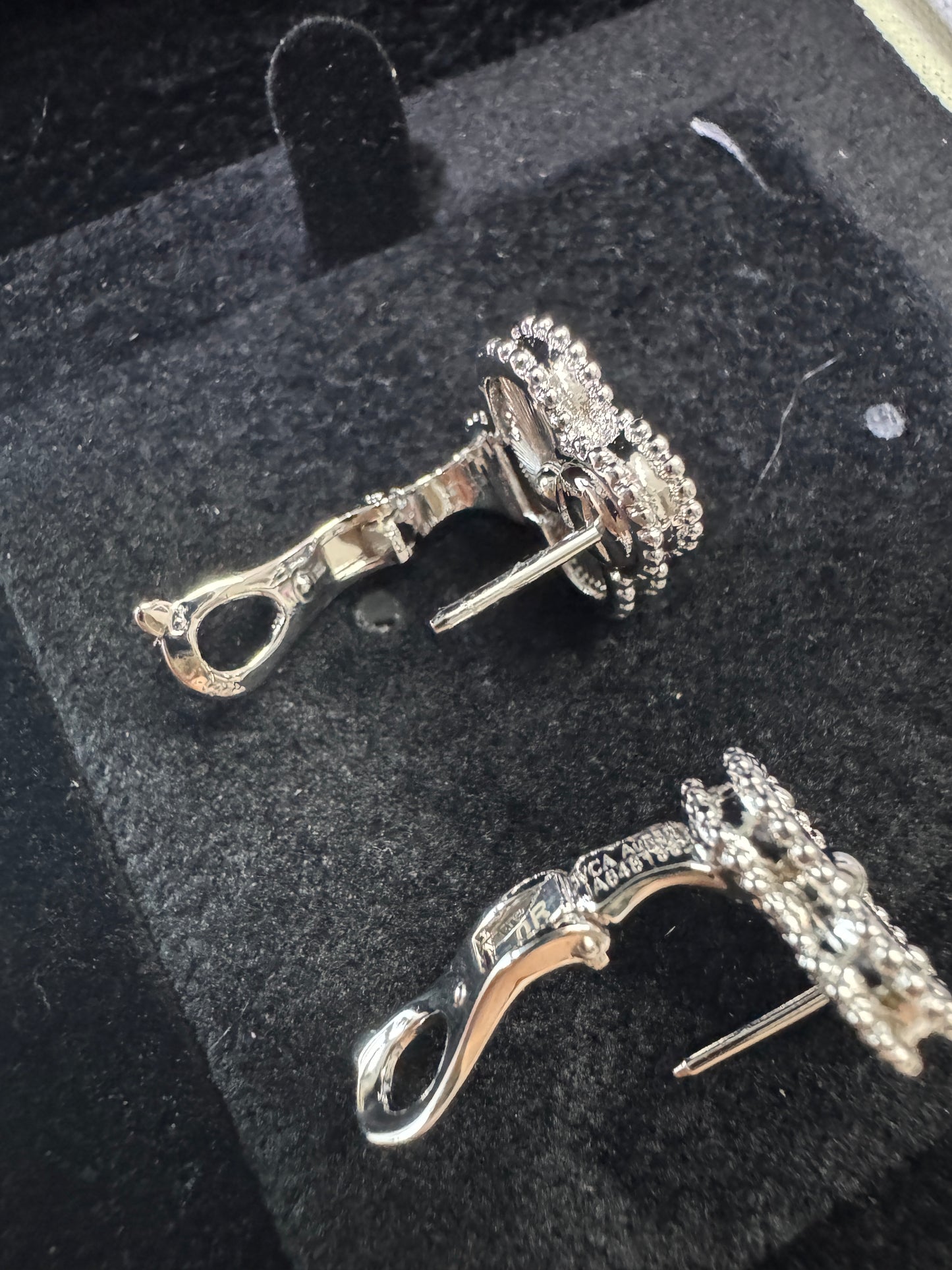 VCA Vintage Alhambra 鐳射白金色耳環