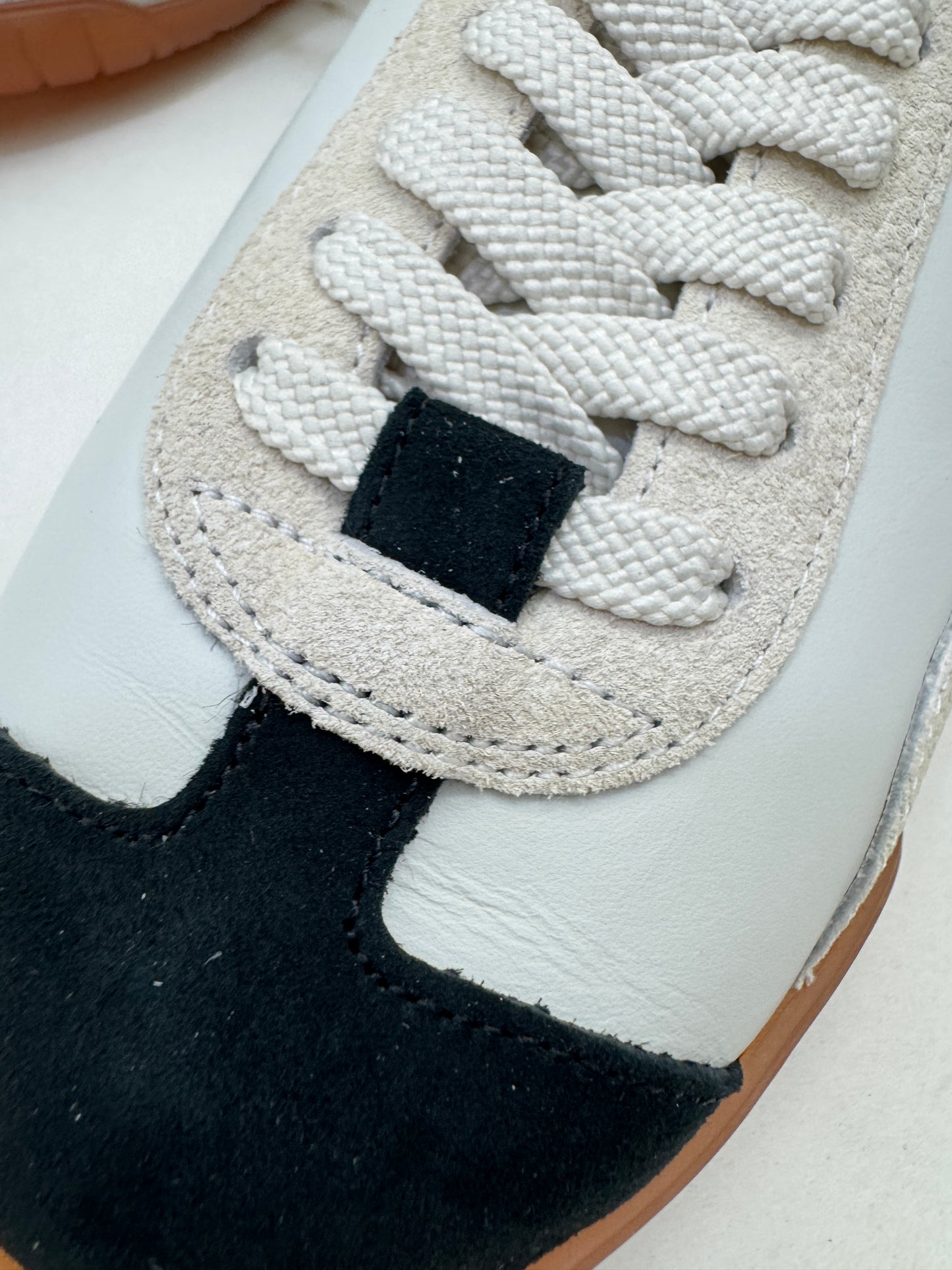 CHANEL 26P 熊貓德訓鞋